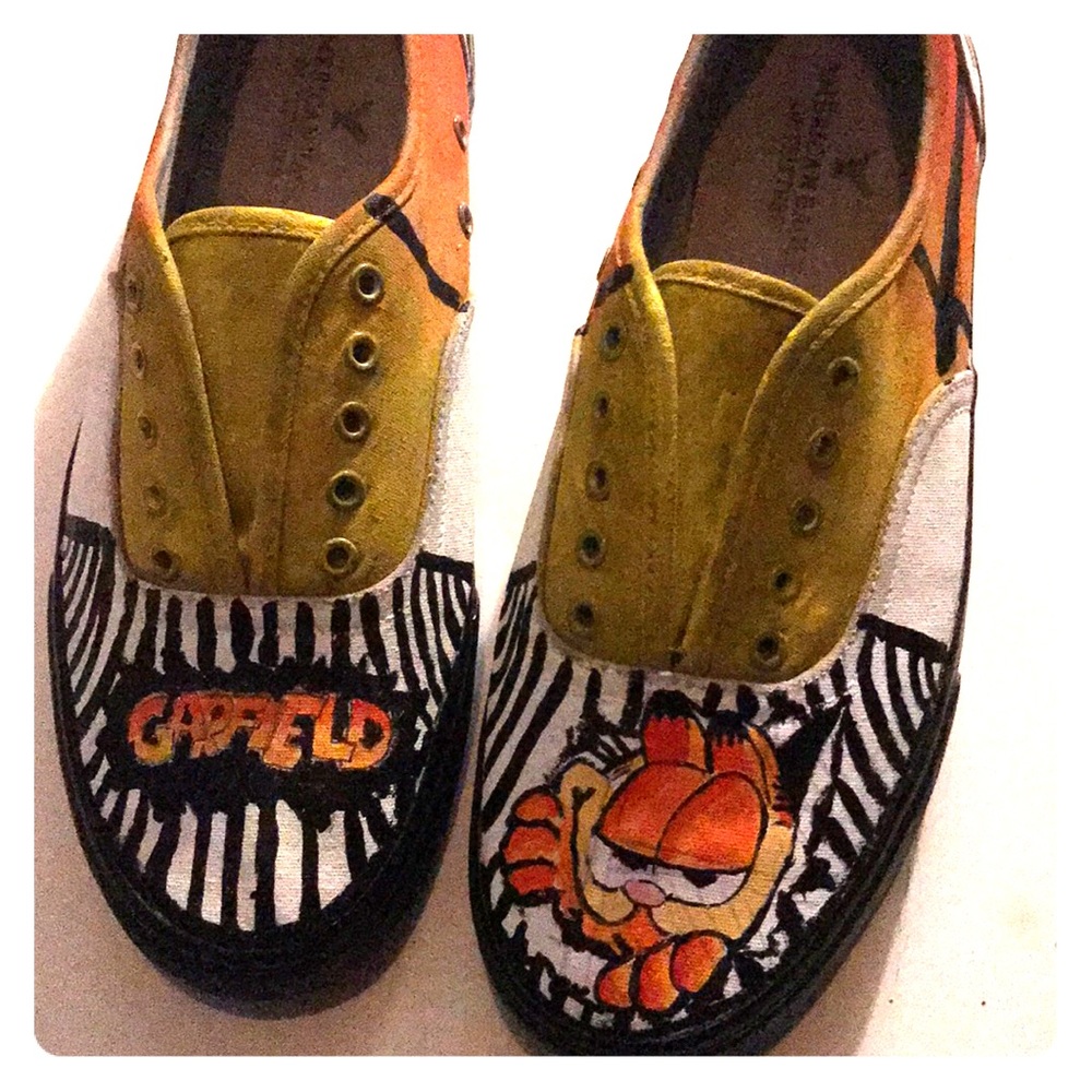 Custom Garfield shoe
